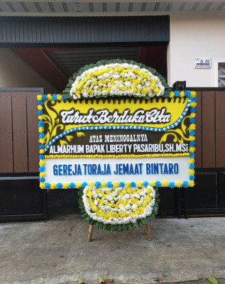 Papan Bunga Duka di Kota Matsum Iv
